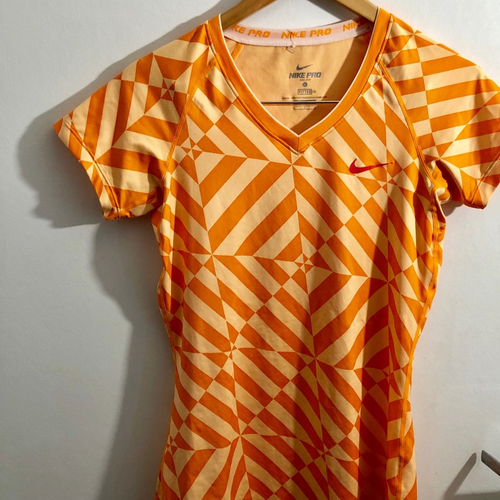 Nike top